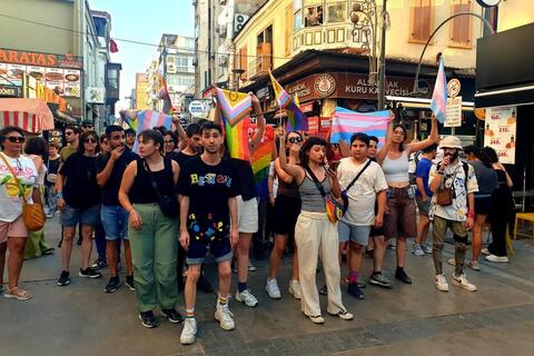 izmir onur yürüyüşü
